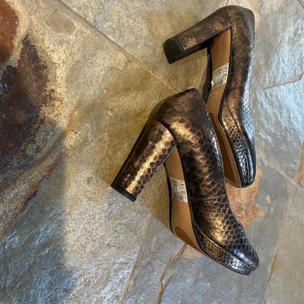 Clarks Women Dress Pumps